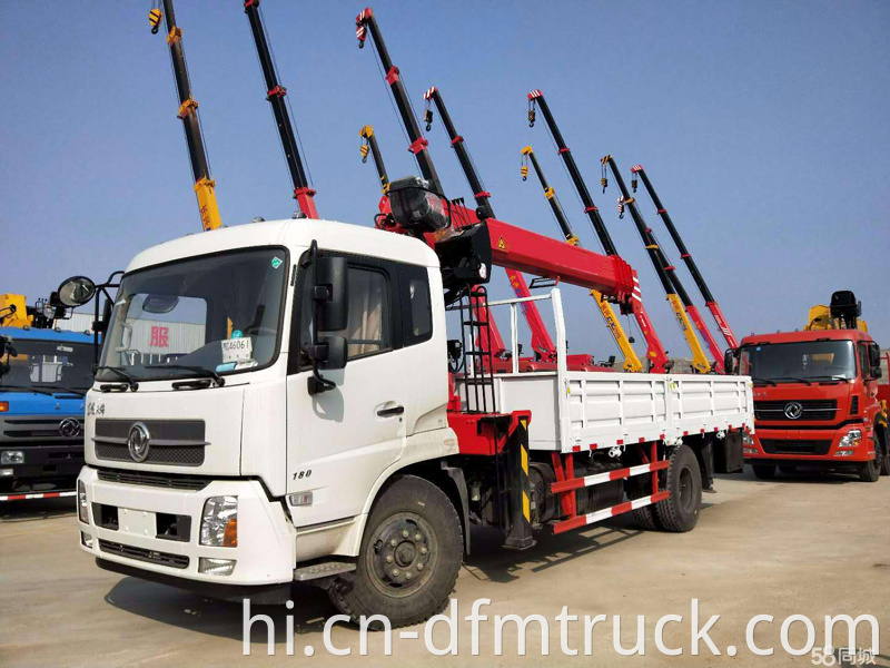 truck with crane (8)